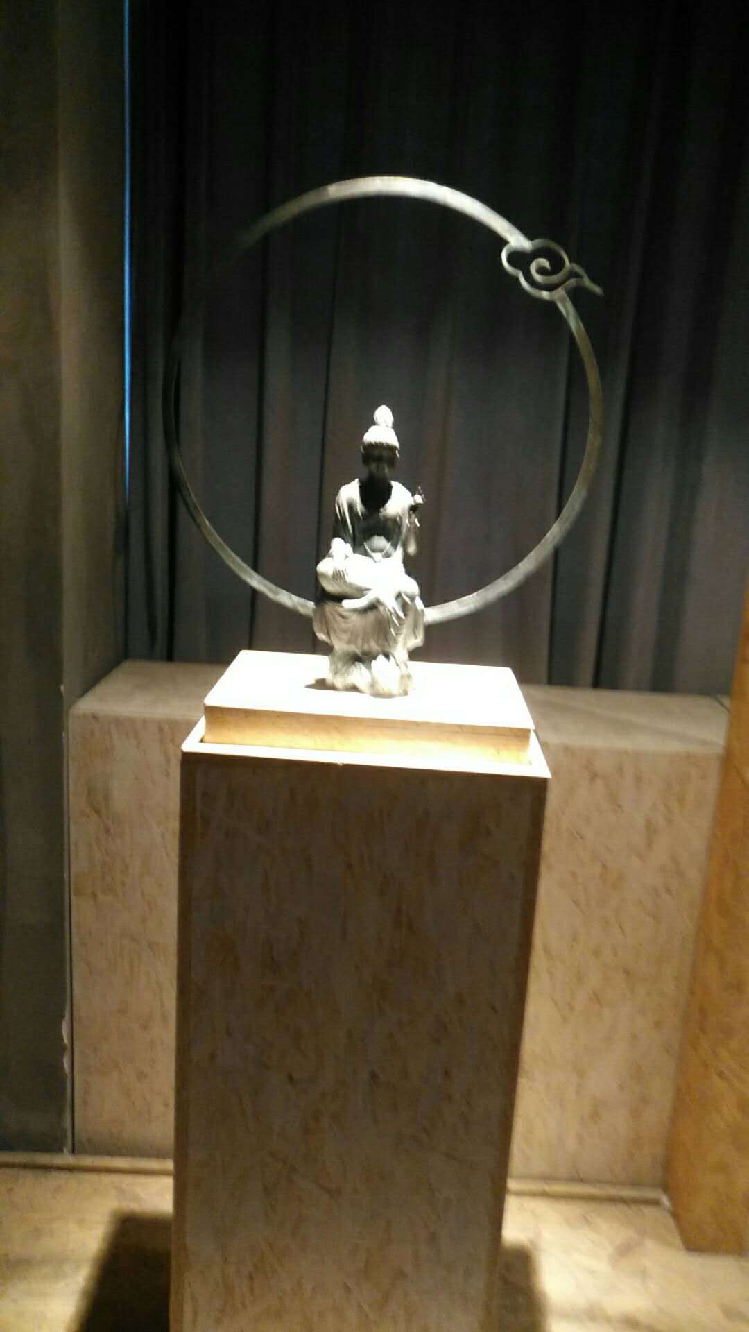 青铜（金箔）红桃国际
